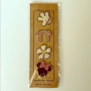 ✨New Coach x Minnie Mouse Pin Set of 4 F30927